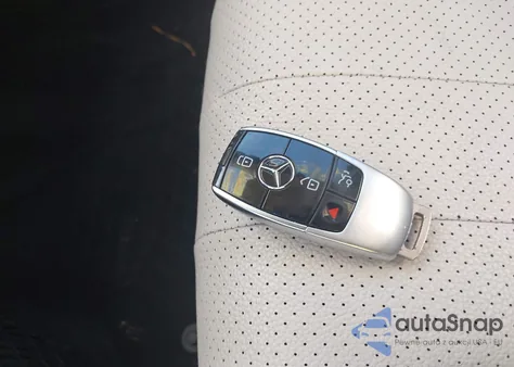 2017 Mercedes-Benz E 300 4Matic z USA, uszkodzony, nr VIN WDDZF4KB6HA114771